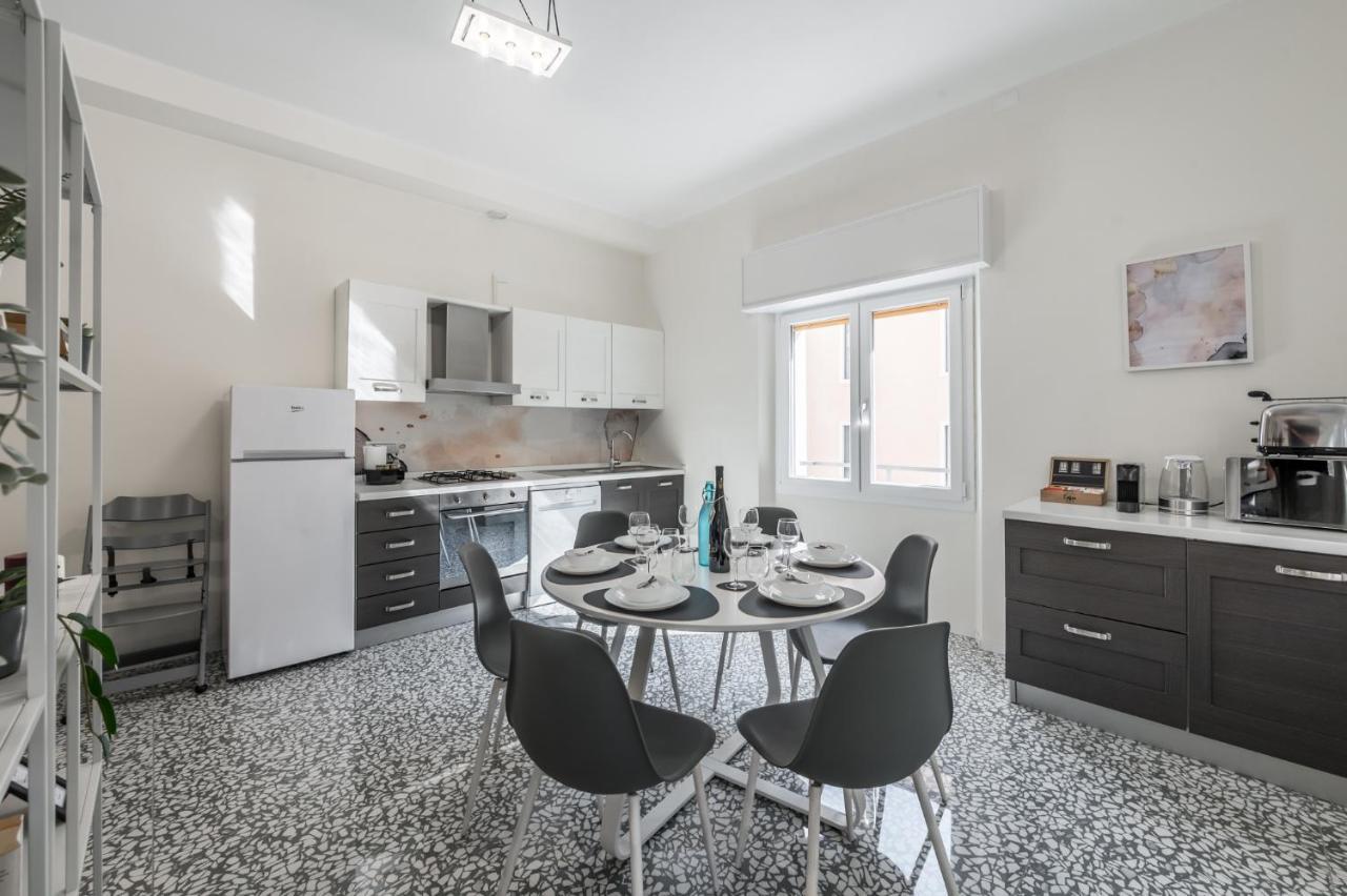 Altalena Sulla Piazza, Un Affaccio D'Eccezione Apartman Modena Kültér fotó