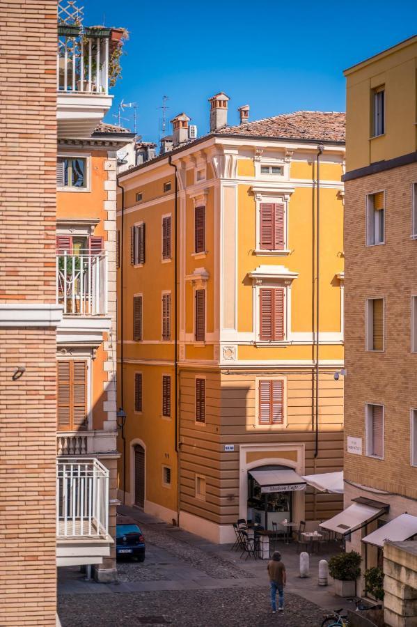 Altalena Sulla Piazza, Un Affaccio D'Eccezione Apartman Modena Kültér fotó
